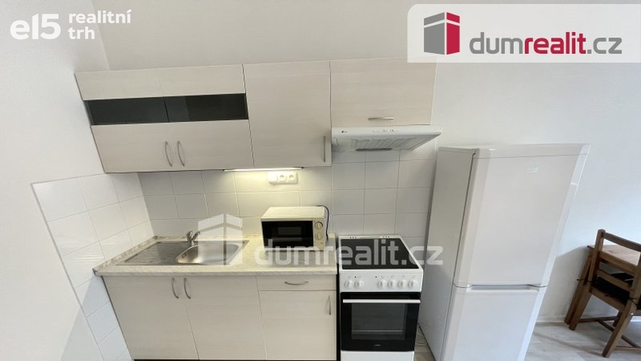 Pronájem byty 1+kk, 30 m² - Praha - Smíchov