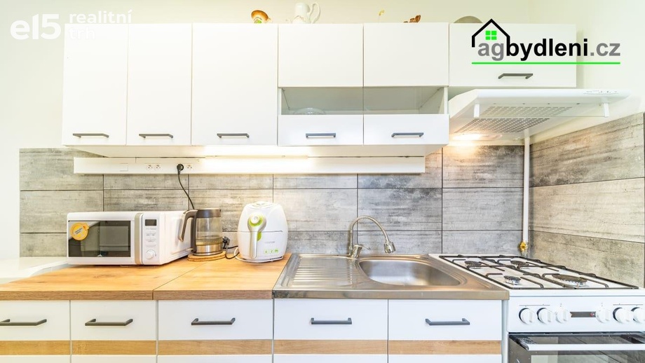 Pronájem byty 2+kk, 40 m² - Ostrov