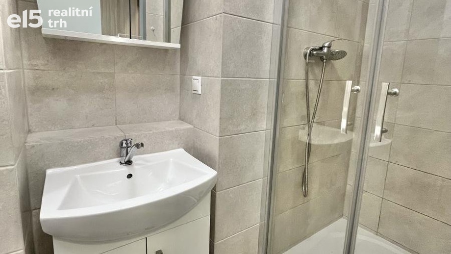 Pronájem byty 2+kk, 50 m² - Plzeň - Jižní Předměstí