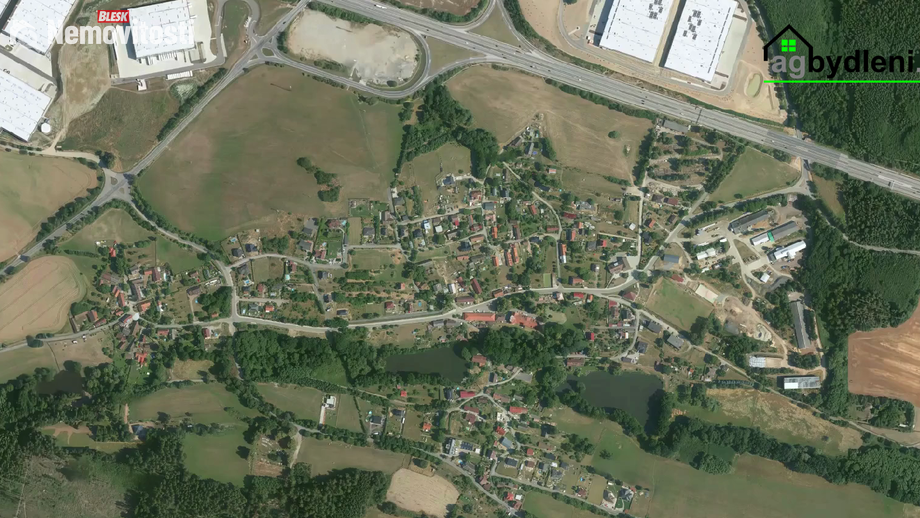 Prodej stavebního pozemku 2 062 m², Ostředek