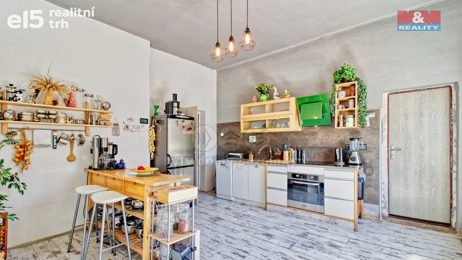 Prodej rodinného domu 250 m², Měcholupy - Želeč