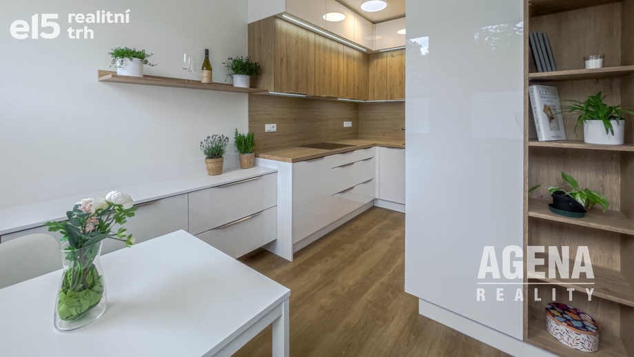 Pronájem byty 2+kk, 38 m² - Praha