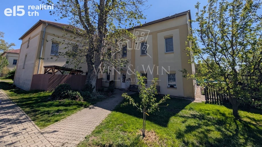 Prodej byty 2+kk, 46 m² - Milovice