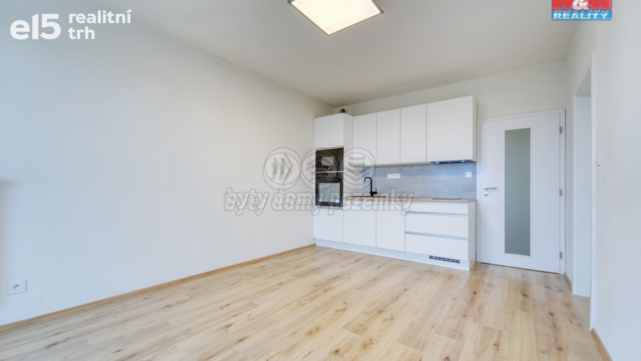 Pronájem byty 2+kk, 44 m² - Plzeň - Jižní Předměstí