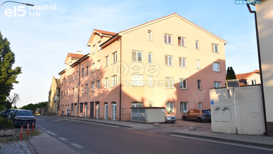 Pronájem byty 1+kk, 29 m² - Šestajovice