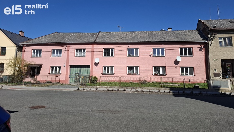Prodej rodinného domu 400 m², Lukavice