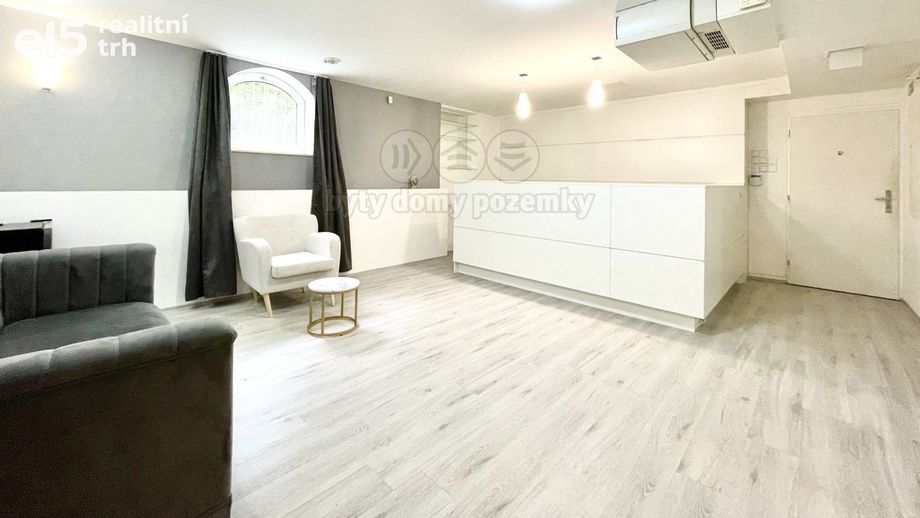 Pronájem obchodní prostory, 145 m² - Praha - Záběhlice