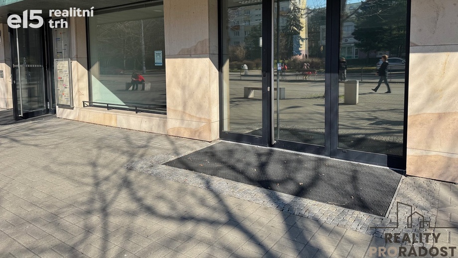 Pronájem obchodní prostory, 3 600 m² - Brno-střed