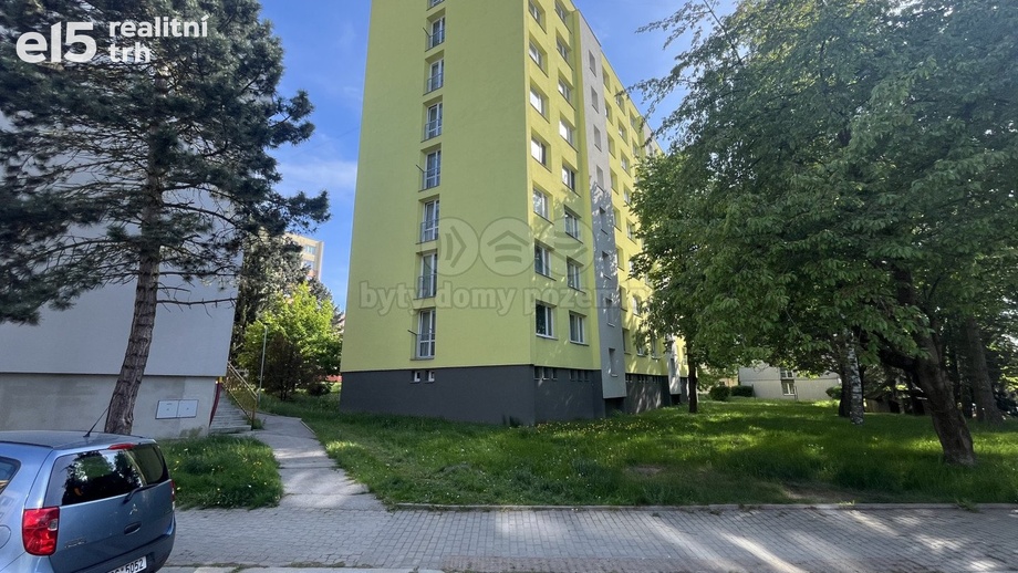 Pronájem byty 2+1, 38 m² - Jindřichův Hradec II