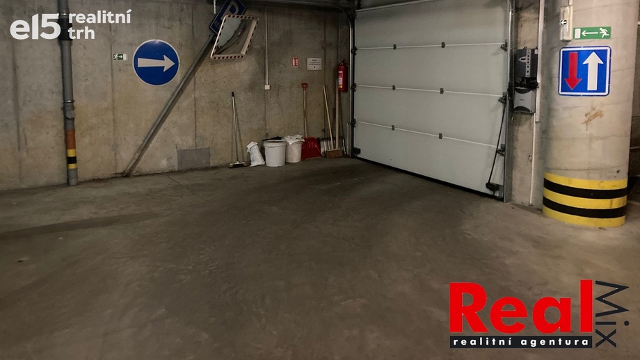 Pronájem garážové stání, 13 m² - Praha - Krč