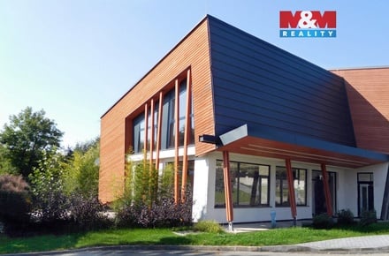 Prodej rodinného domu 1 076 m², Okrouhlo