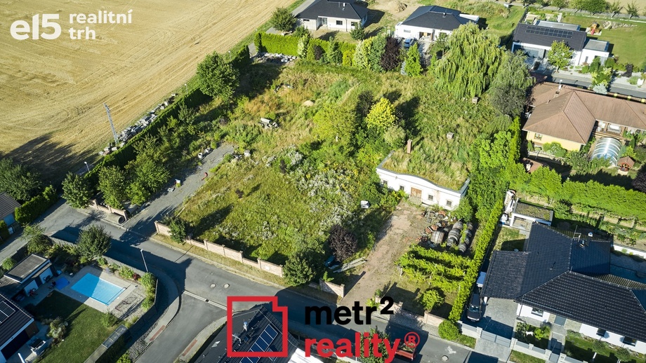 Prodej stavebního pozemku 1 529 m², Tršice - Hostkovice