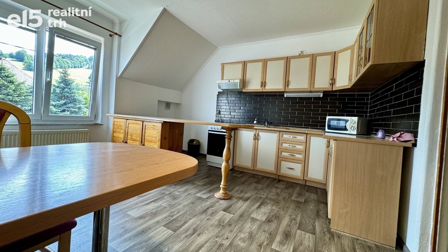 Prodej byty 3+1, 85 m² - Česká Ves