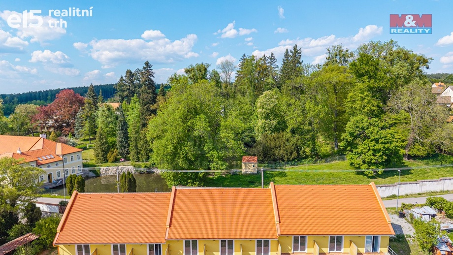 Pronájem byty 1+kk, 42 m² - Vojkov