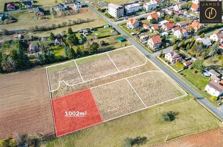 Prodej stavebního pozemku 1 002 m², Lužná