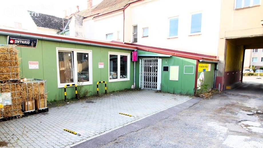 Pronájem obchodní prostory, 180 m² - Znojmo
