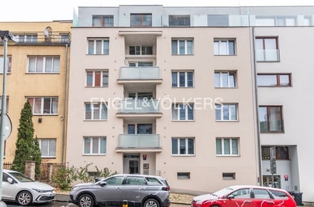 Pronájem kanceláře 46 m², Praha - Břevnov