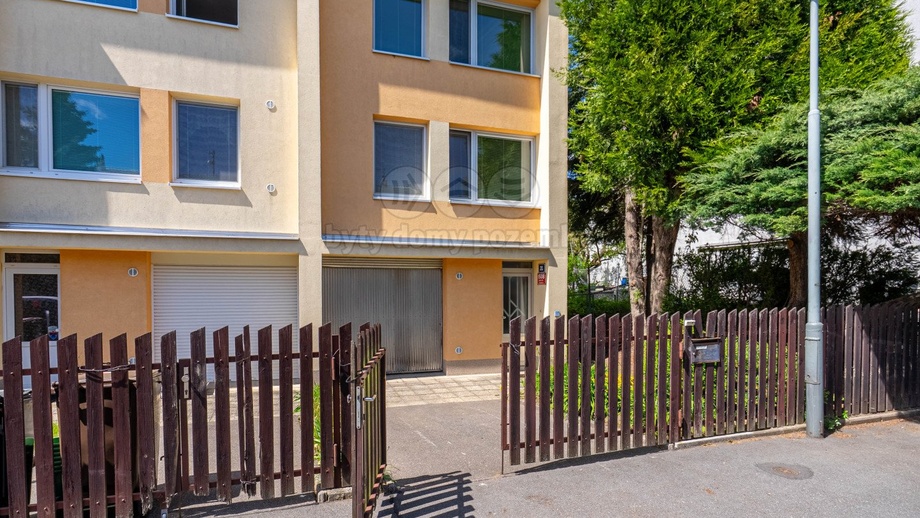 Prodej rodinného domu 142 m², Praha - Kobylisy