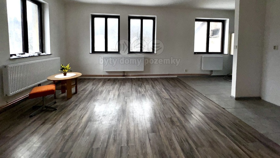 Pronájem byty 1+kk, 45 m² - Smržovka
