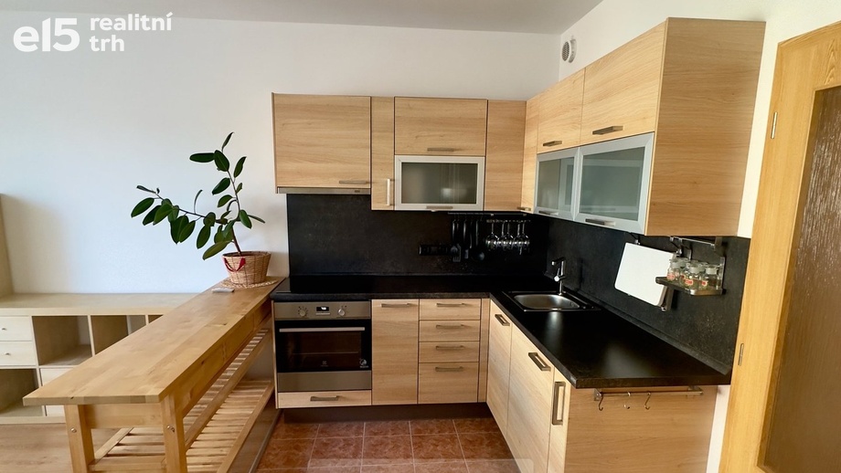 Pronájem byty 1+kk, 32 m² - Praha - Uhříněves