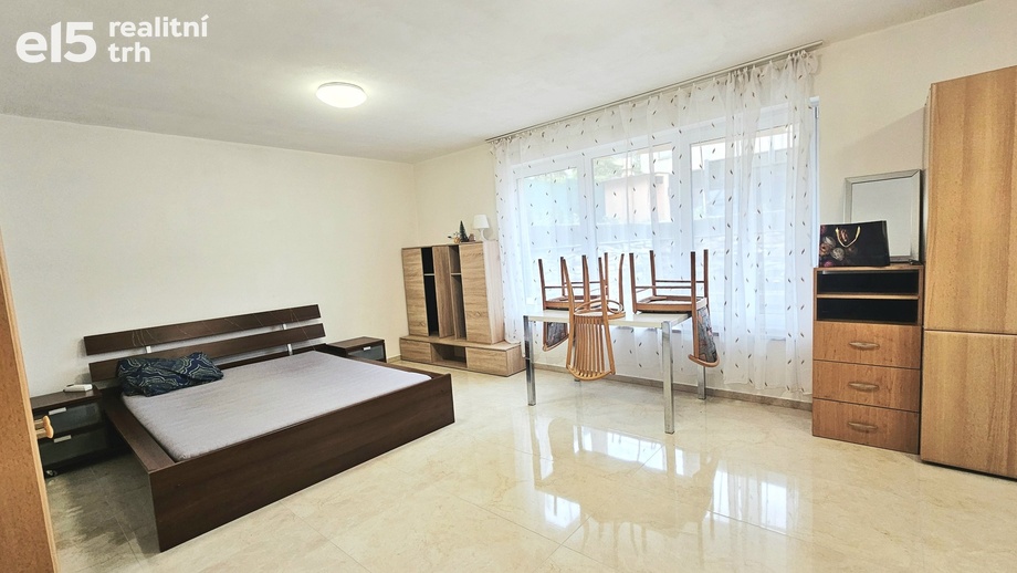 Pronájem byty 2+1, 74 m² - Praha