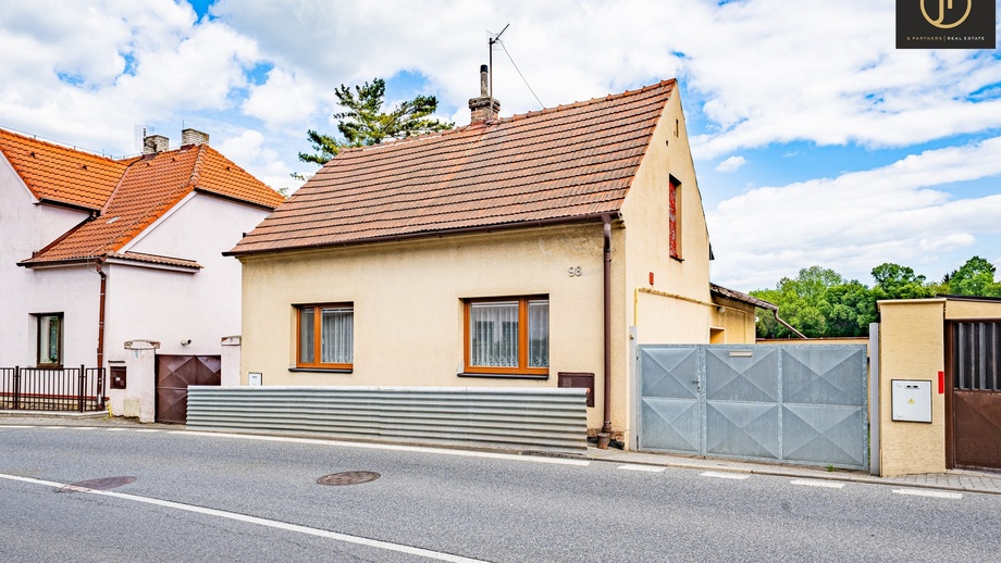 Prodej rodinného domu 90 m², Zápy