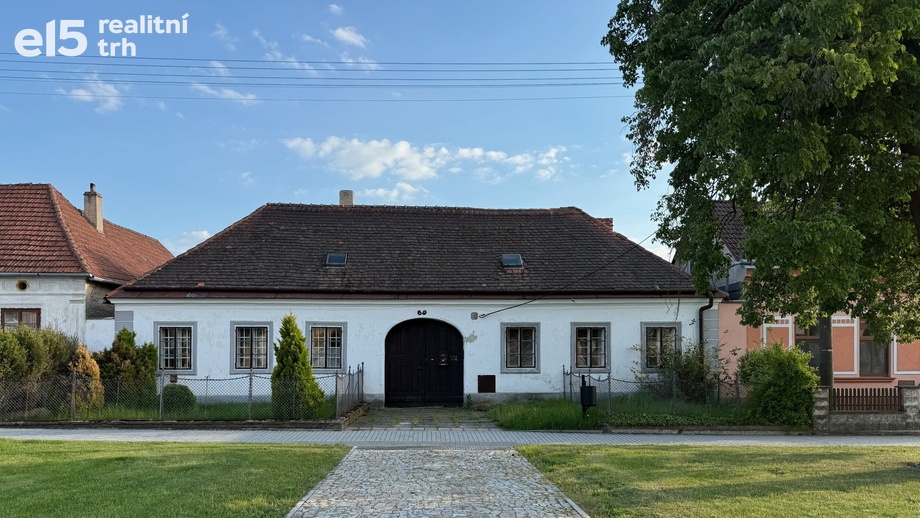 Prodej rodinné domy, 638 m² - Lesná