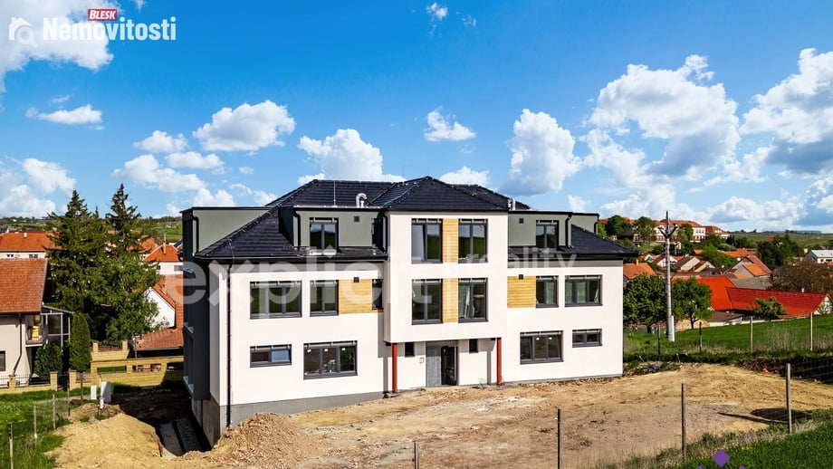 Prodej bytu 2+kk 48 m², Hovorany