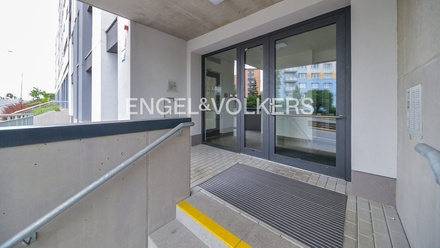 Pronájem obchodního prostoru 216 m², Praha - Hostivař