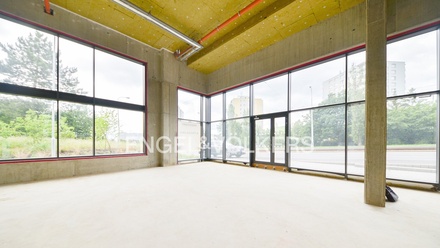 Pronájem obchodního prostoru 216 m², Praha - Hostivař