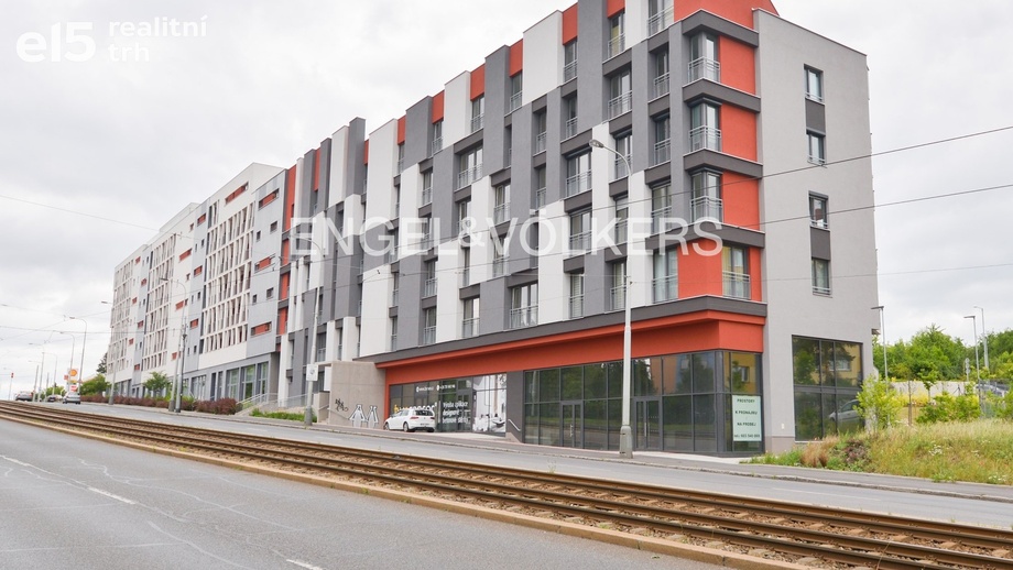 Pronájem obchodního prostoru 216 m², Praha - Hostivař