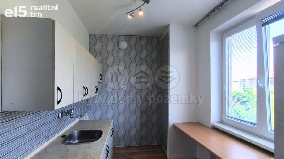 Pronájem byty 1+kk, 35 m² - Jirkov