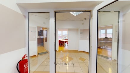 Pronájem kanceláře 195 m², Kožušany-Tážaly