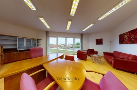 Pronájem kanceláře 195 m², Kožušany-Tážaly