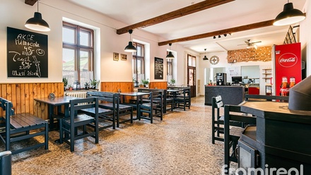 Prodej restaurace 340 m², Šatov