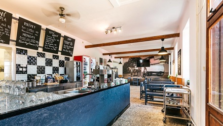 Prodej restaurace 340 m², Šatov