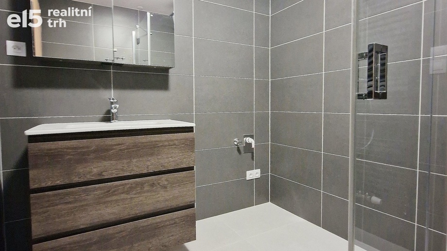 Pronájem byty 4+kk, 88 m² - Kolín III