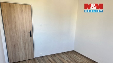Pronájem bytu 3+1 72 m², Rovná