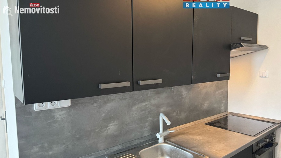 Pronájem bytu 3+1 72 m², Rovná