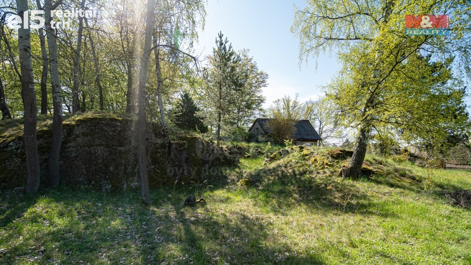 Prodej stavebního pozemku 1 792 m², Kamenice - Ládví