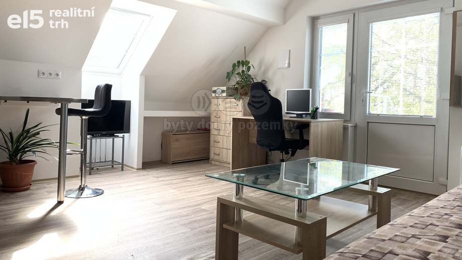 Pronájem byty 1+kk, 24 m² - Bratrušov