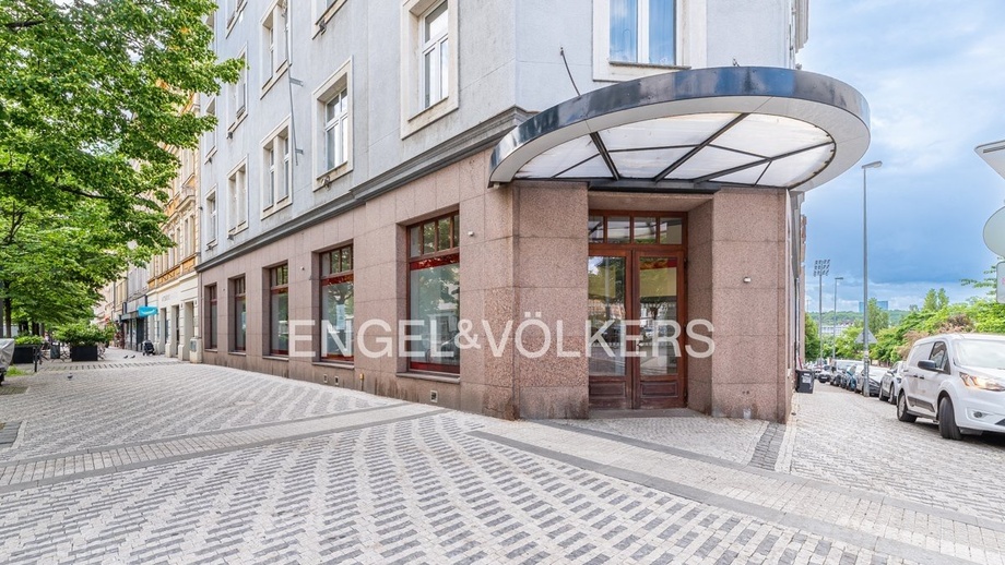 Pronájem kanceláře, 224 m² - Praha - Vršovice