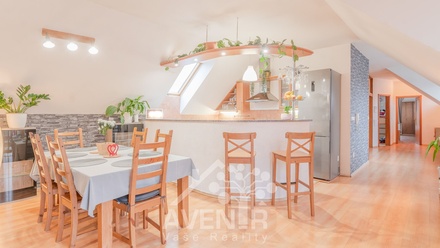 Prodej komerční nemovitosti 415 m², Valašská Polanka