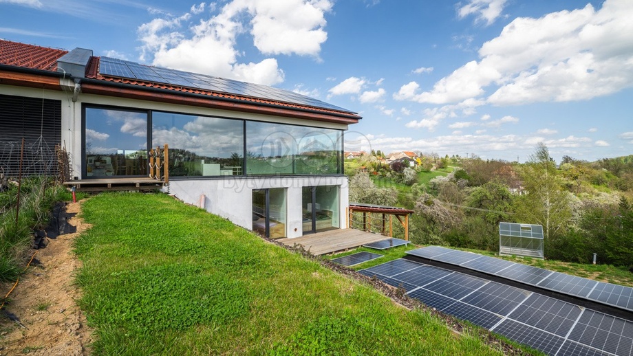 Prodej rodinného domu 292 m², Bělov