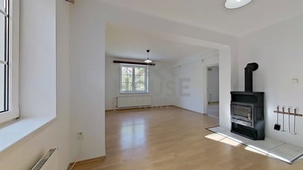 Prodej vícegeneračního domu 204 m², Praha - Lysolaje