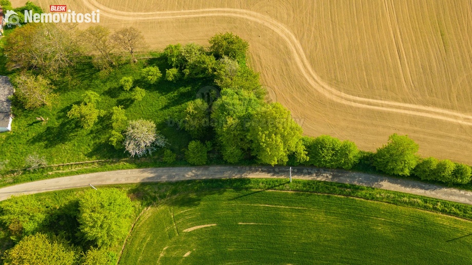 Prodej pole 842 m², Mikulovice - Kolnovice