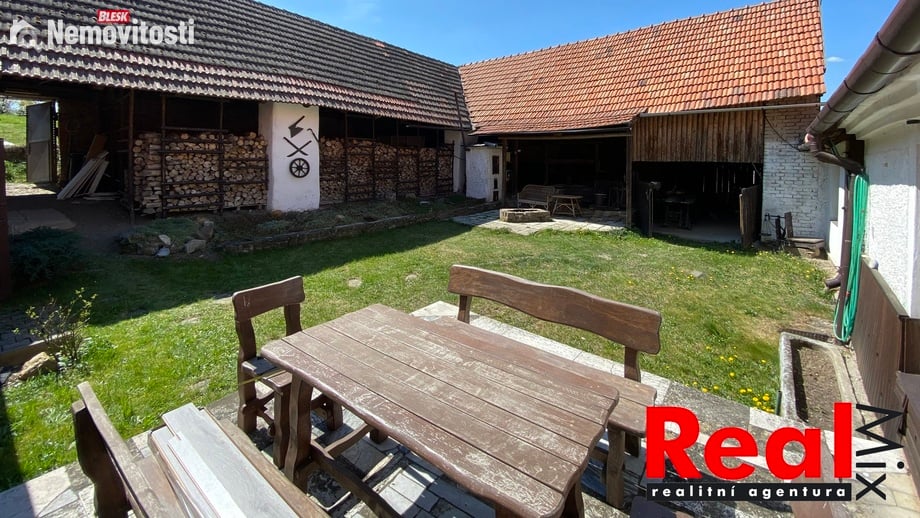 Prodej rodinného domu 400 m², Kulířov