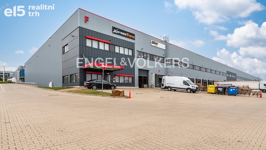 Pronájem skladu 2 828 m², Hostivice