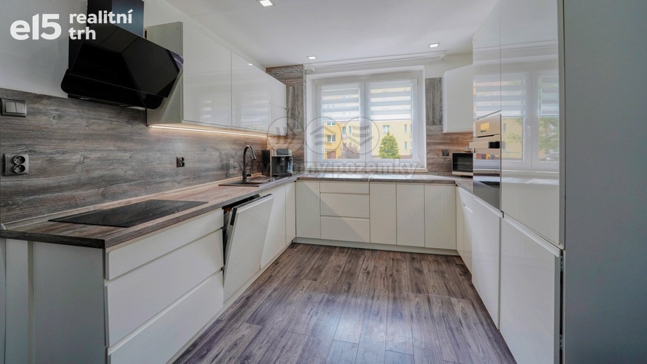 Prodej byty 2+1, 55 m² - Ostrov