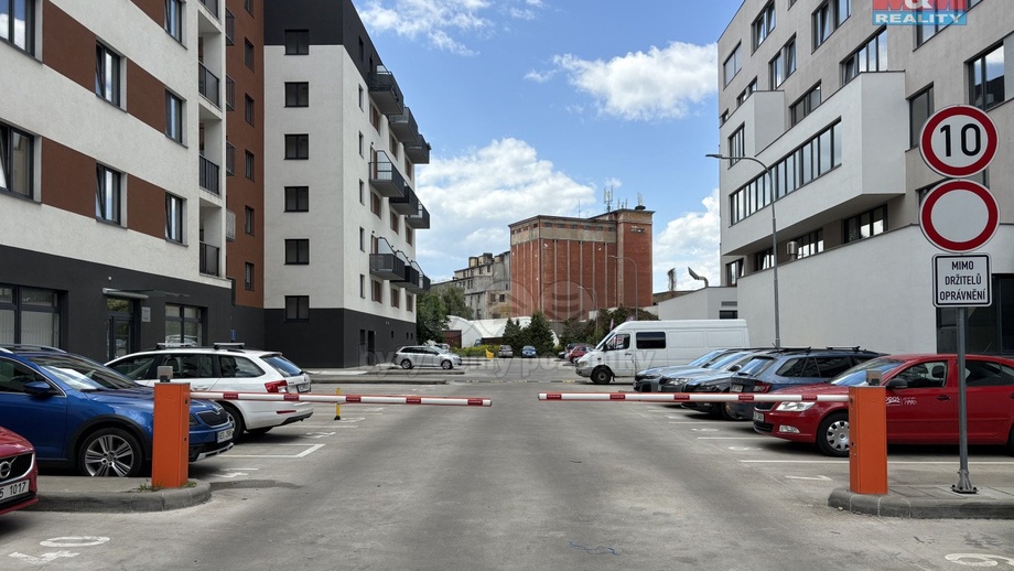 Prodej garážové stání, 11 m² - Pardubice